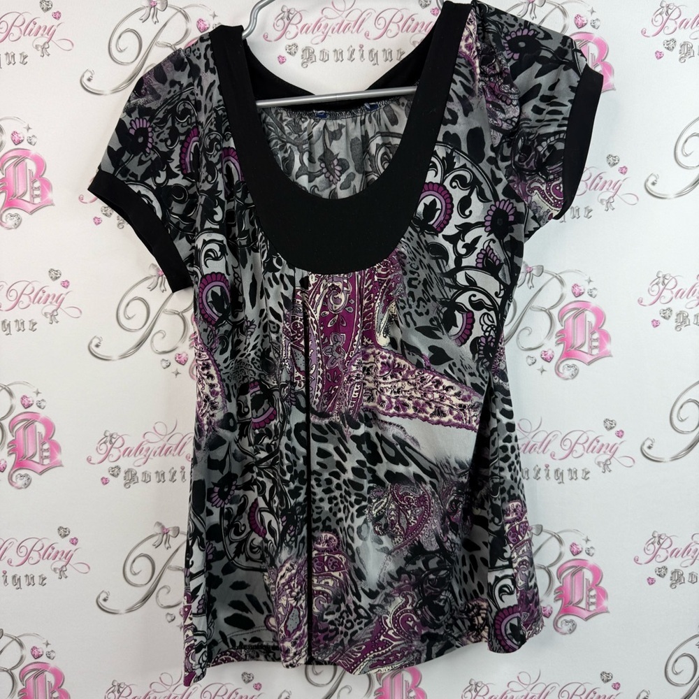 T-shirt paisley purple grey pink Women's Black and Purple Patterned Top